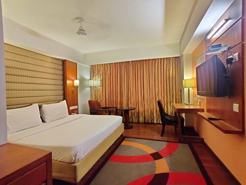 Гостиница Avalon Hotel & Banquets в Ахмадабаде