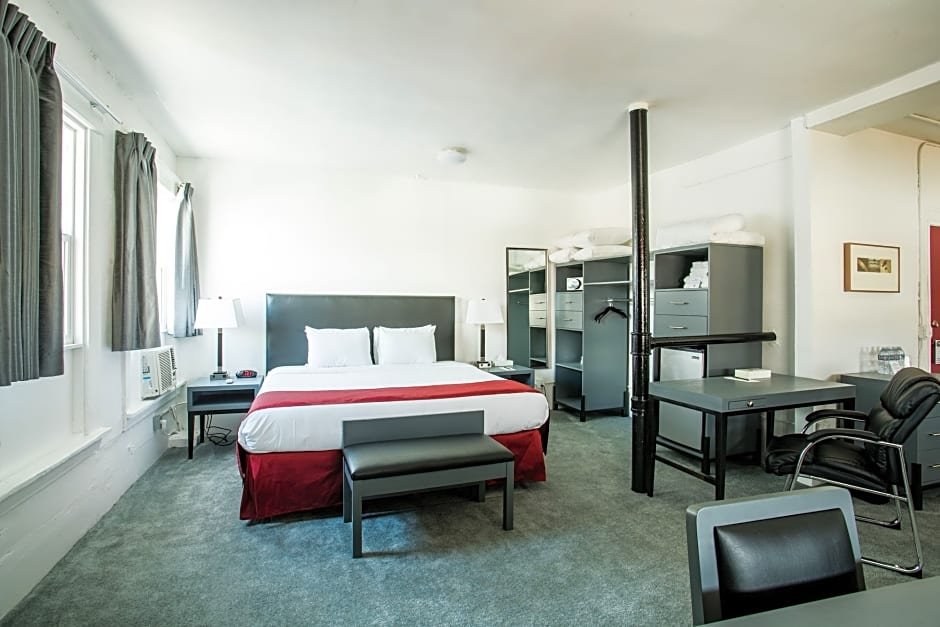 Фото The American Hotel