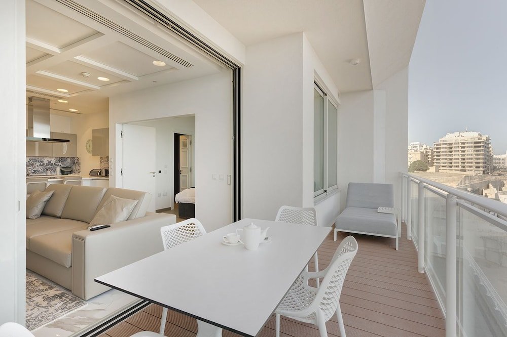Фото Super Luxury Apartment in Tigne Point, Amazing Sea Views
