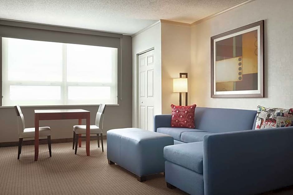 Фото Embassy Suites Baltimore-Downtown