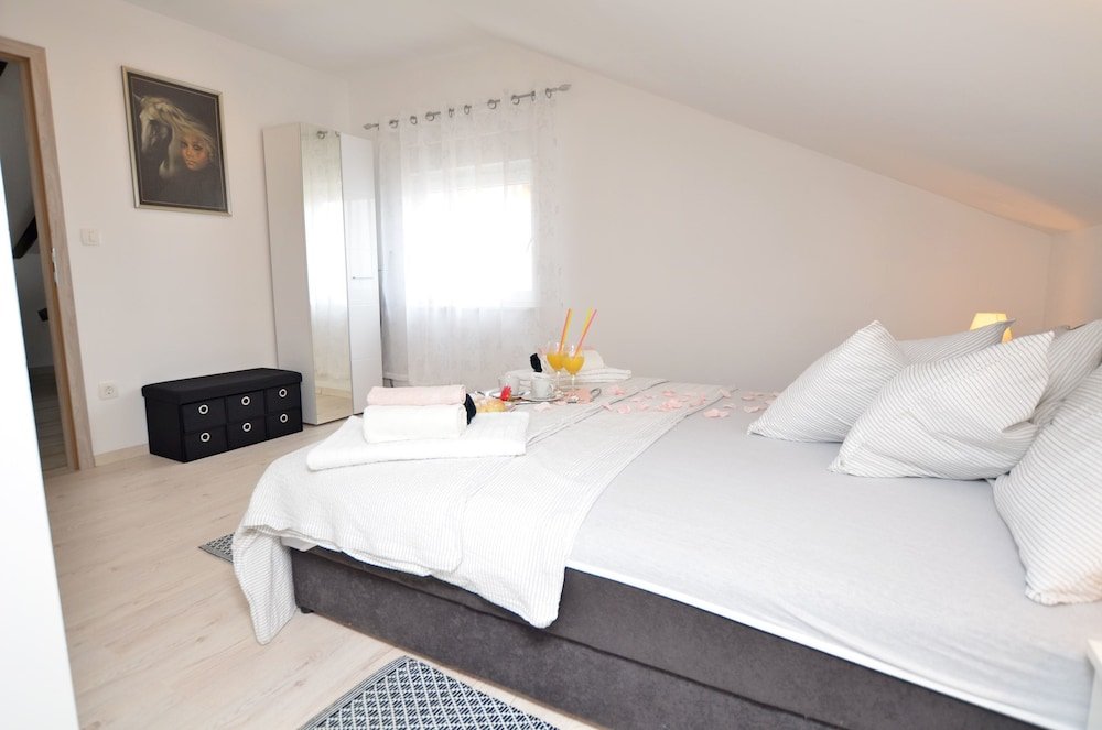 Фото Apartments Viktoria