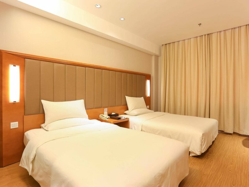 Гостиница Ji Hotel Sanya Bay в Санье