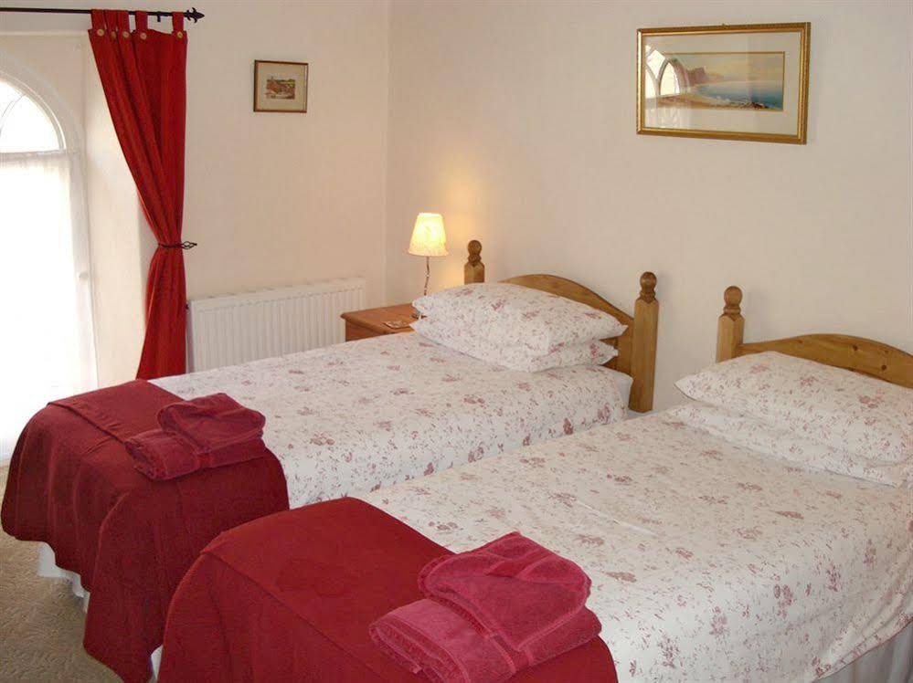 Фото The White Cottage B&b