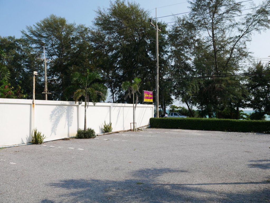 Фото Yellow House Rayong