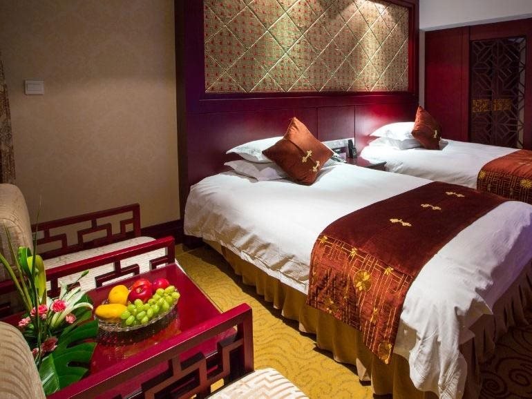 Фото отеля 2