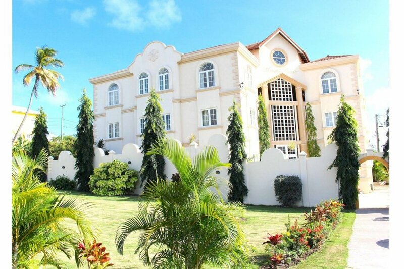 Гостиница Mandela Court Grenada