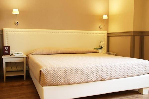 Фото Dnb House Hotel