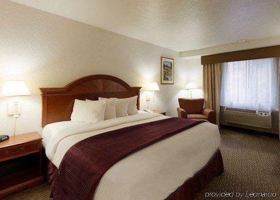 Фото Quality Inn Downtown Convention Center