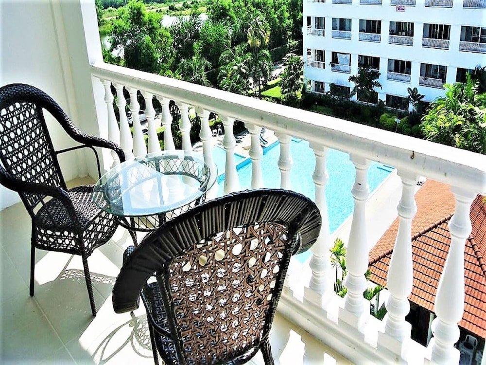 Фото Baan Suan Lalana Sa 1 Bedroom Apartment With Pool View Pattaya