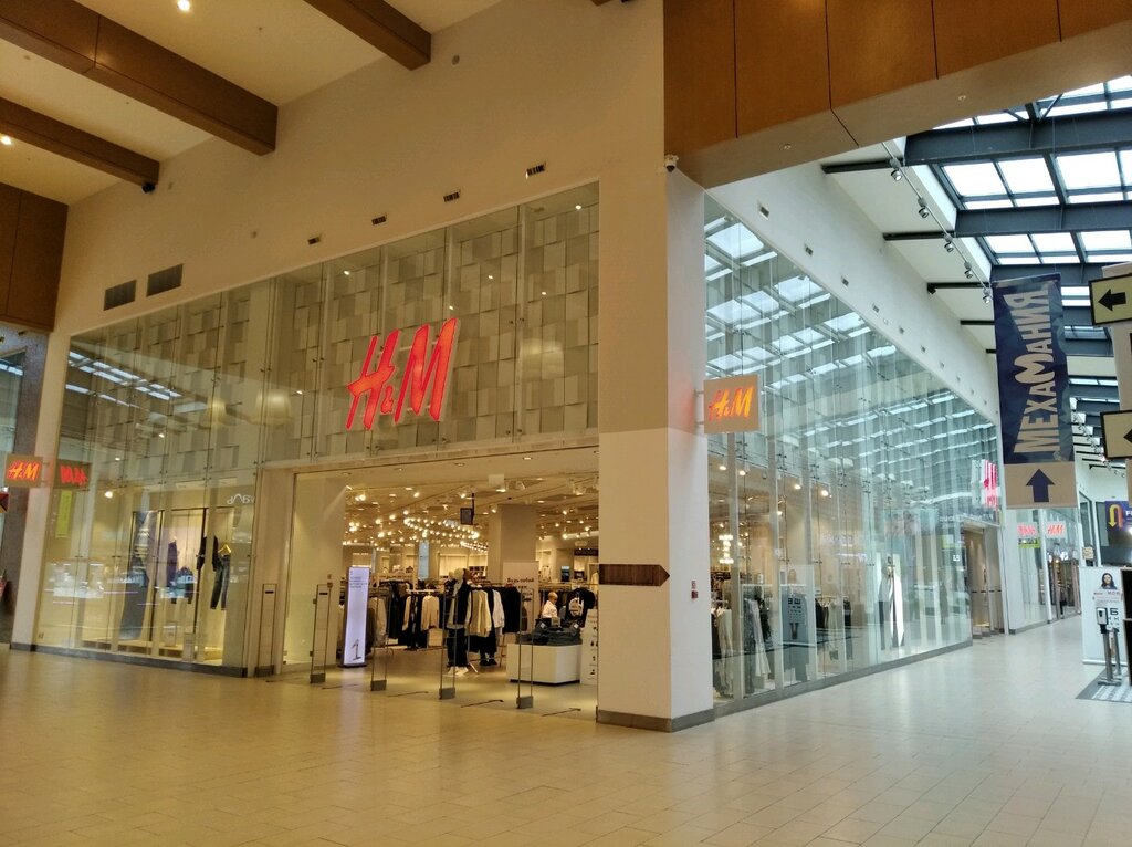 Clothing store H&M, Samara, photo