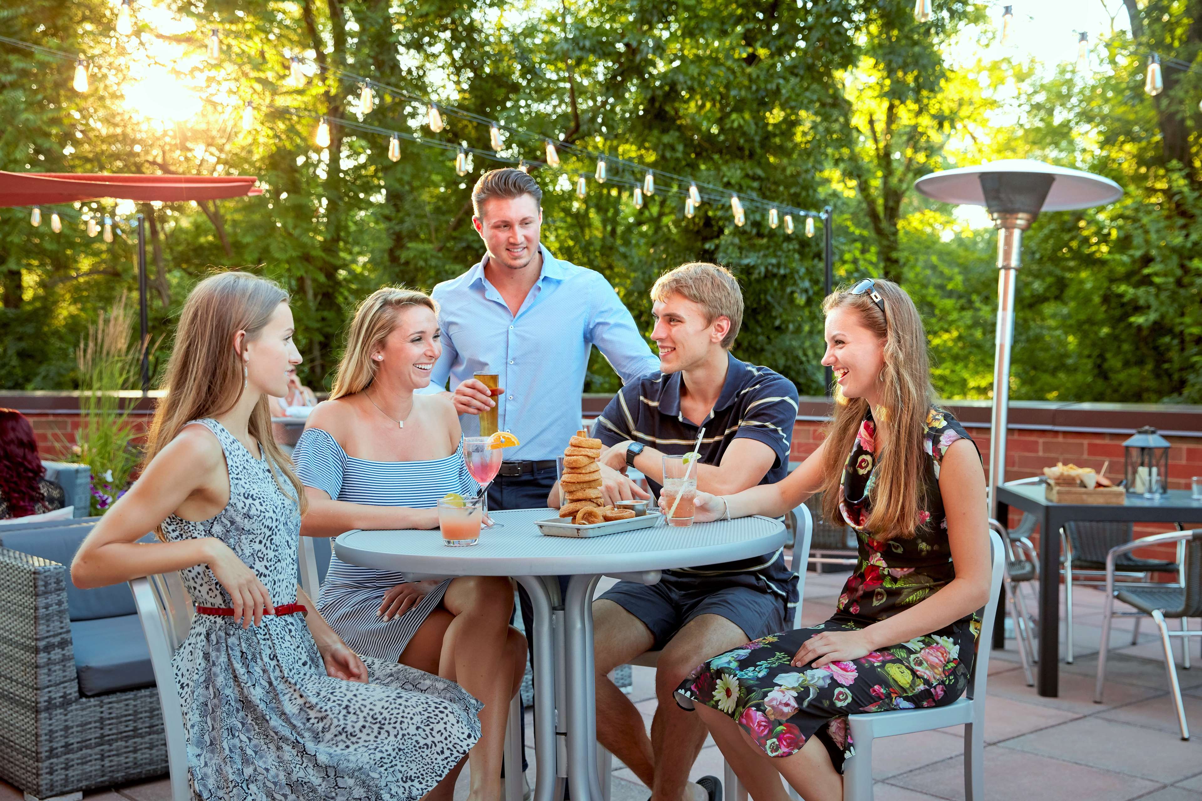 Фото Hilton Short Hills