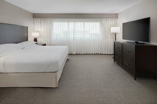 Гостиница Embassy Suites Detroit - Troy/Auburn Hills в Трое