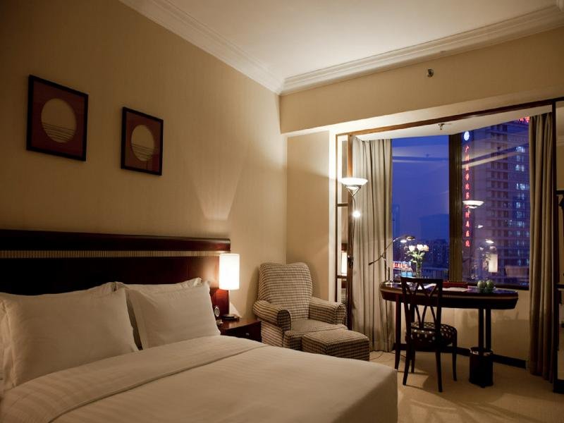 Фото Rosedale Hotel and Suites Guangzhou