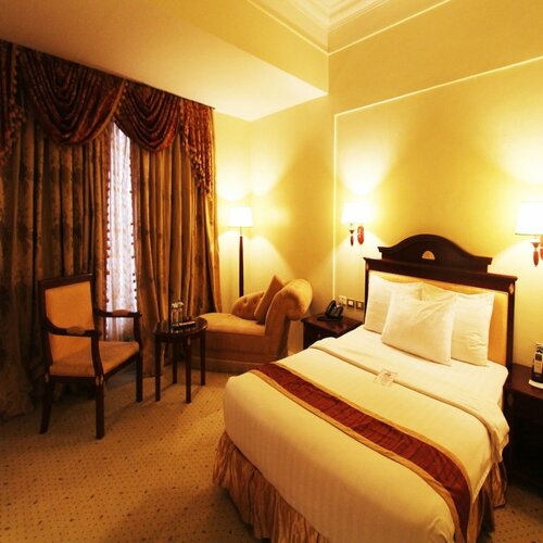 Гостиница Sarrosa International Hotel and Residential Suites в Себу
