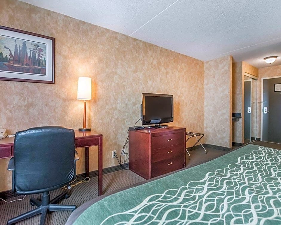 Фото Comfort Inn Sturgeon Falls