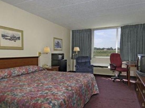 Фото Norwood Inn and Suites Worthington