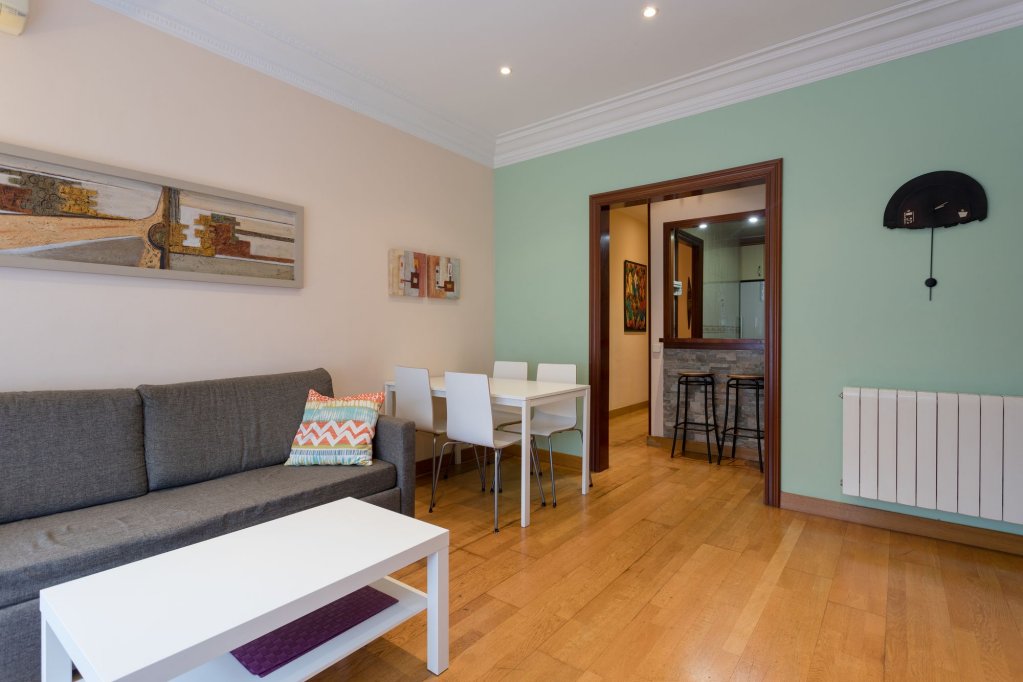 Фото Gaudi Apartments Barcelona