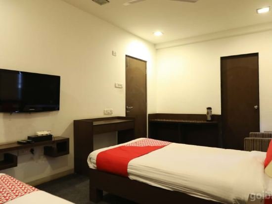 Фото Oyo 26499 Check Inn Service Apartment