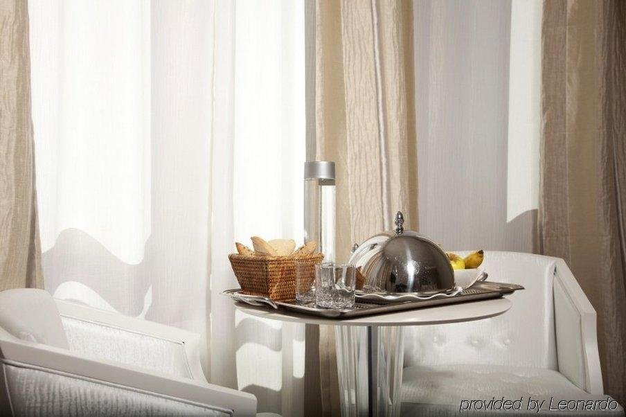 Фото Hotel Renoir