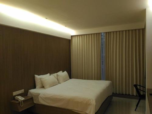 Фото Hotel Kharisma