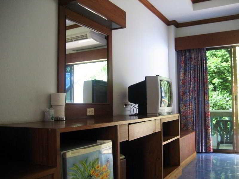 Фото Ratana Hill Patong