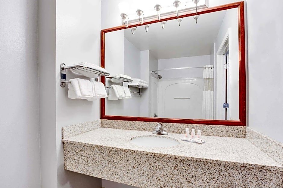 Фото Ramada by Wyndham Marina