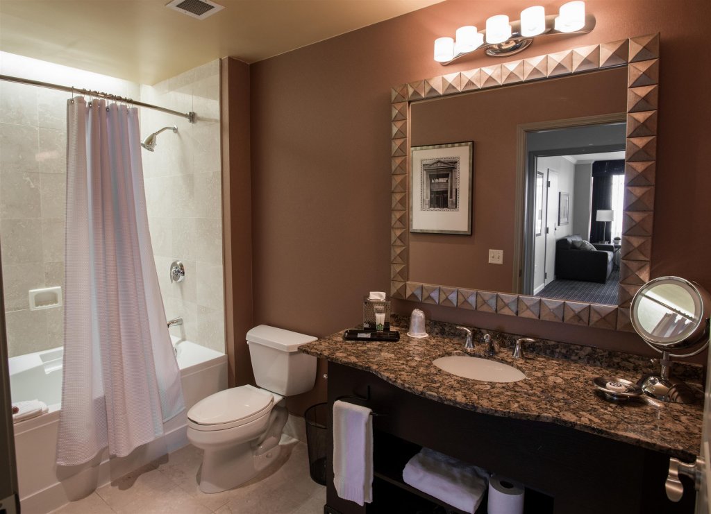 Фото Magnolia Hotel Houston, A Tribute Portfolio Hotel