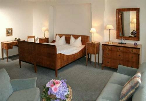 Гостиница Hotel Kolbergarten в Бад-Тёльце