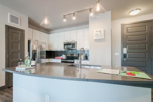 Фото StayLo Austin 2 Bedroom Suites