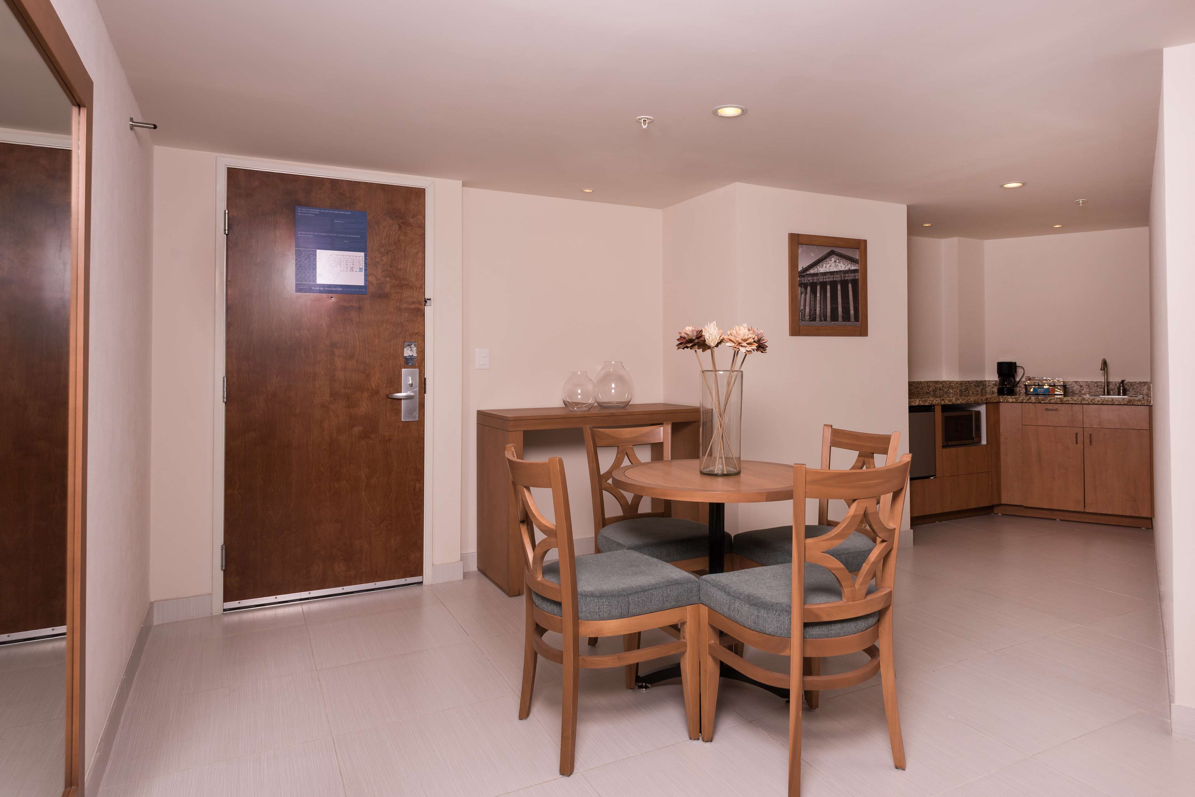 Фото Hampton Inn by Hilton GuadalajaraExpo