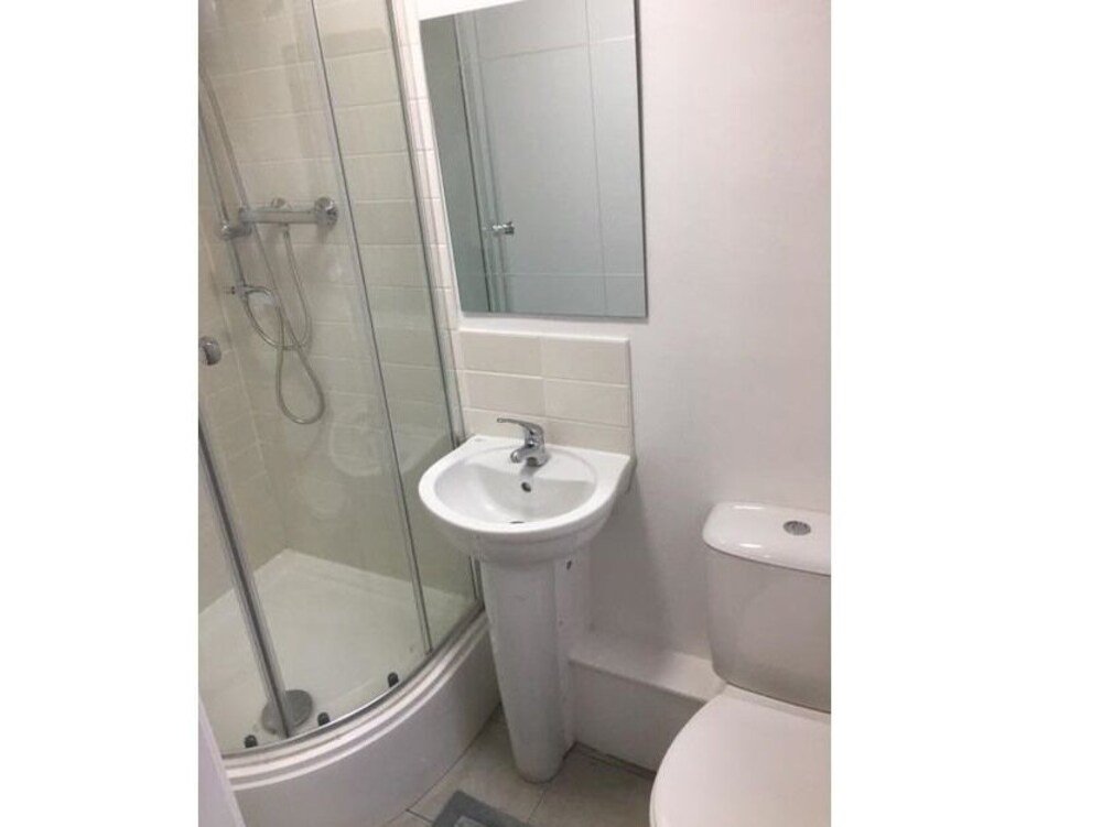 Фото Townhouse Plus @ 166 Edleston Road Crewe