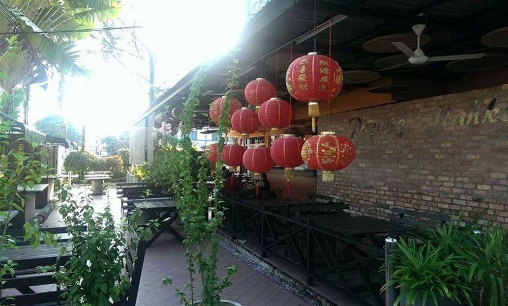 Фото The Orchid Hotel