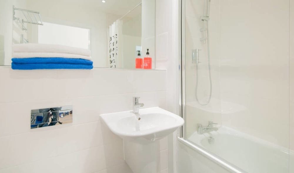 Фото Bright 1br Flat - 10 min Canary Wharf