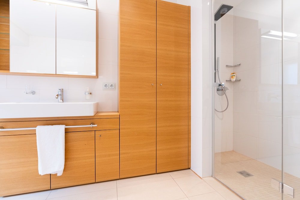 Фото Apartments Wien - Schwarzenbergplatz