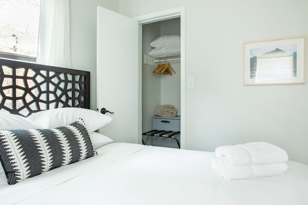 Фото WanderJaunt Sendero 3br on East Mlk