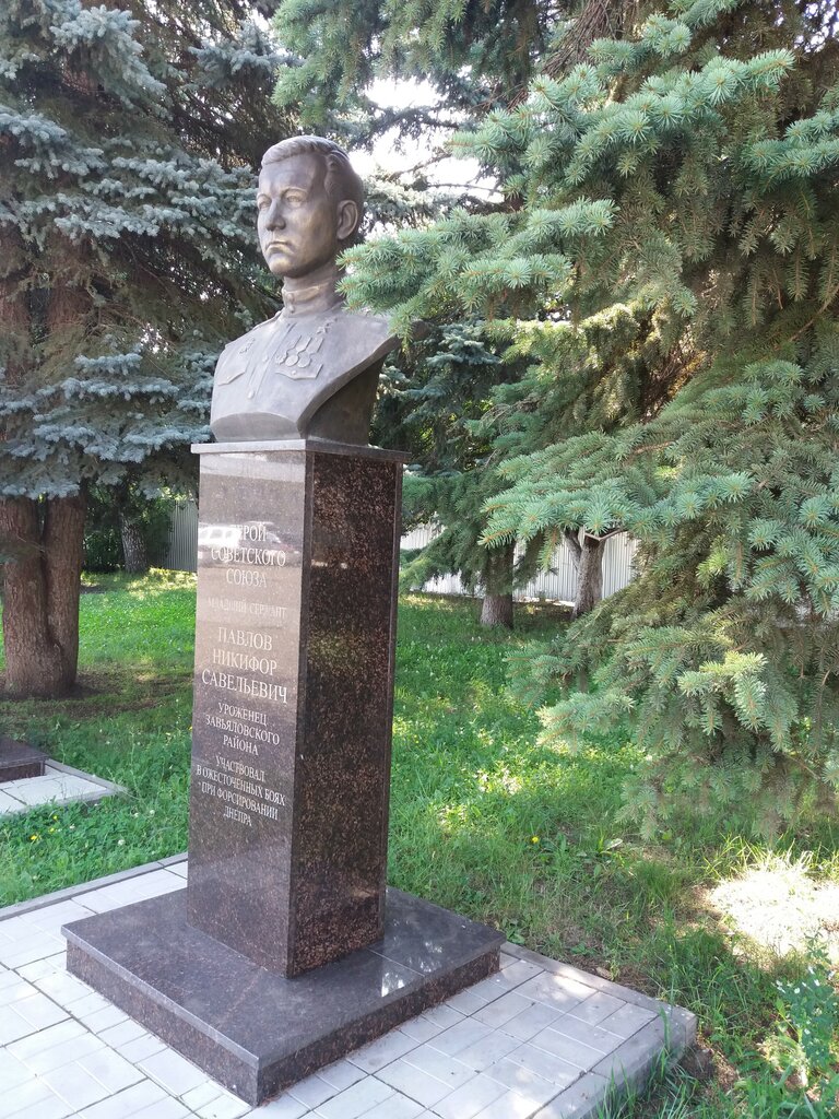 Monument, memorial Бюст Героя Советского Союза Н.С. Павлова, Udmurt Republic, photo