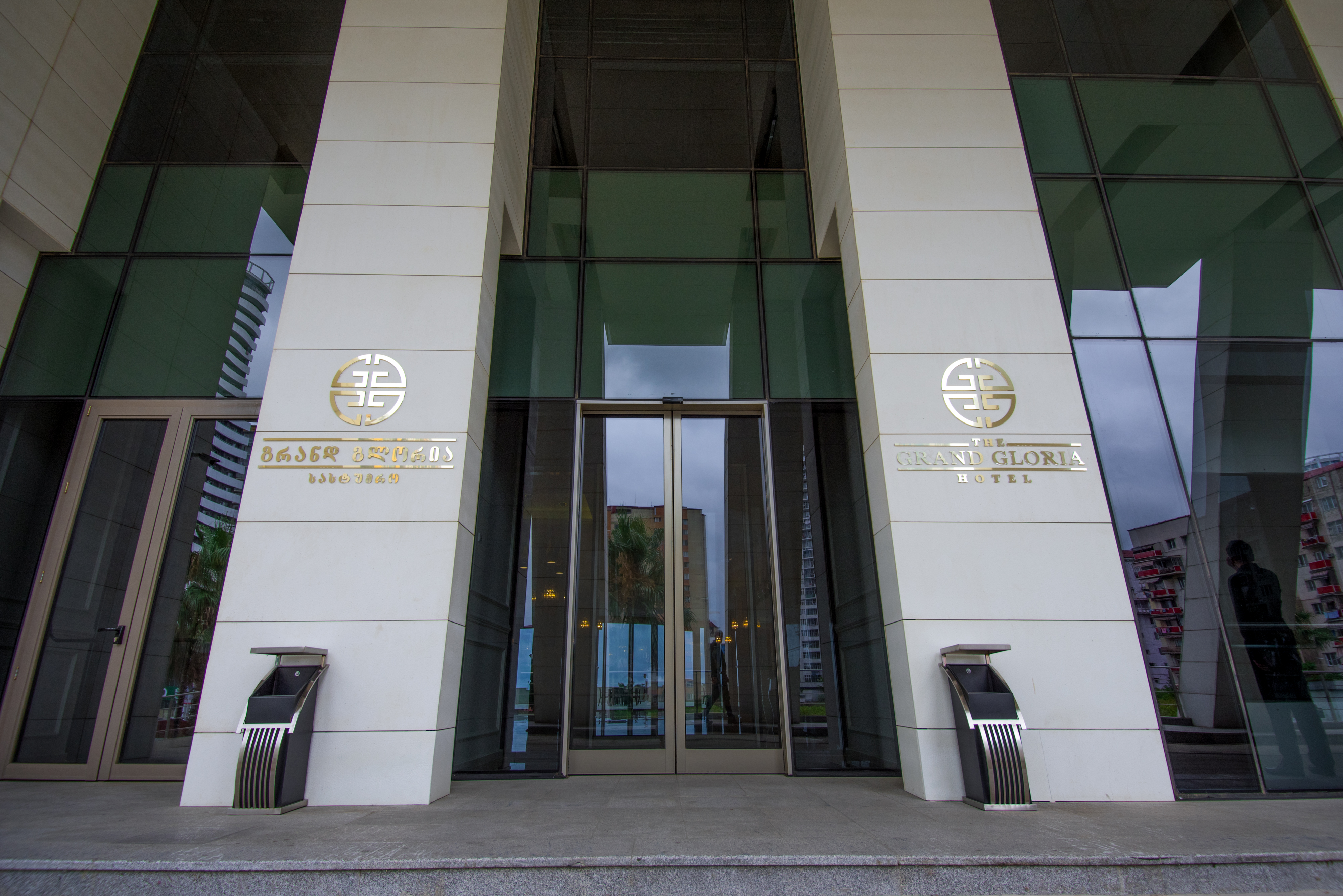 Фото The Grand Gloria Hotel