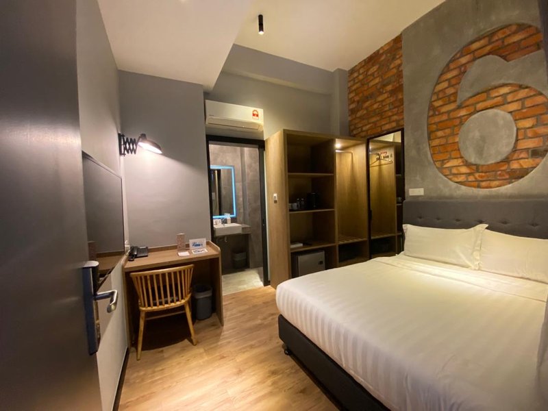 Фото Brown Hotel