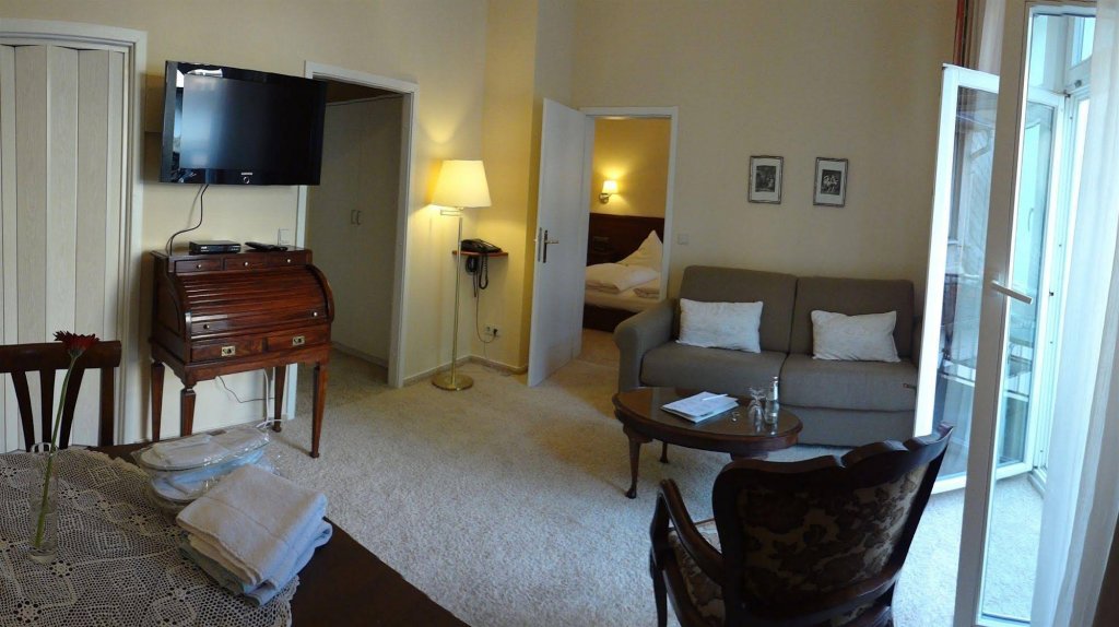 Фото Hotel Weisses Haus