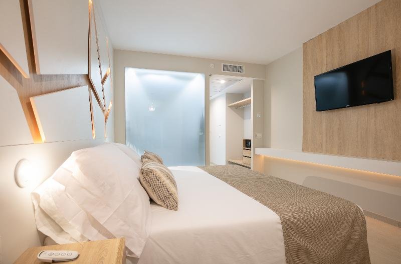 Фото The Ibiza Twiins Hotel