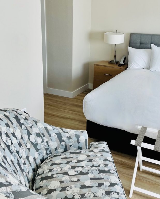 Фото Art House Hotel and Suites