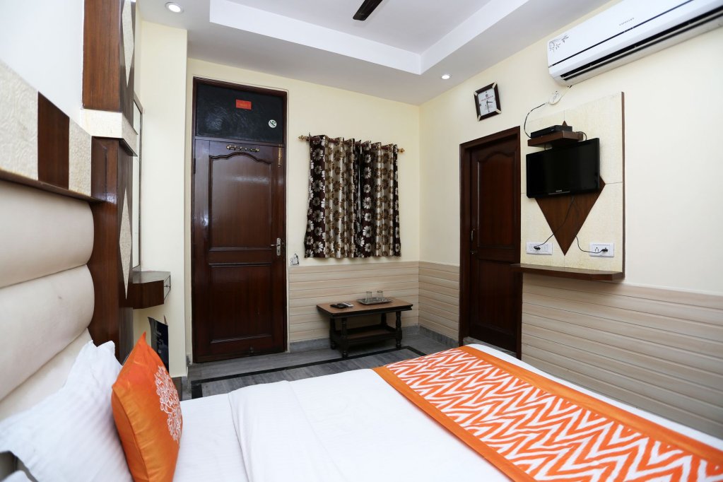 Фото Lord Krishna Hotel Dx. Inn