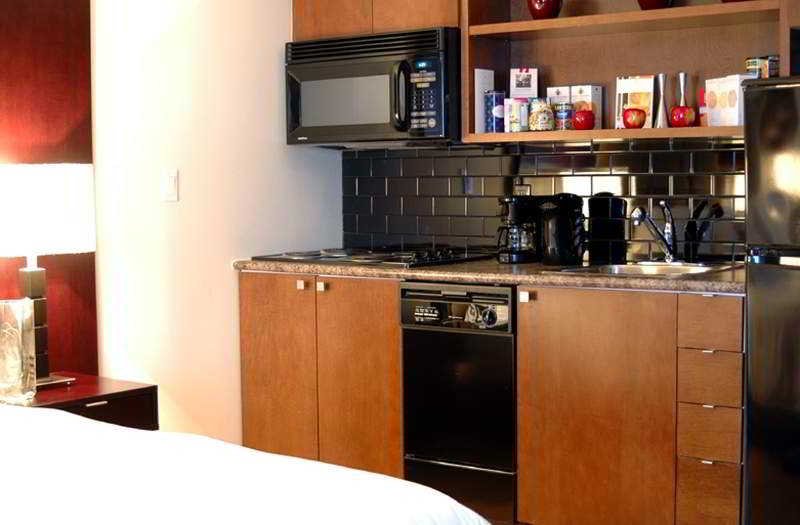 Фото Pantages Hotel Downtown Toronto