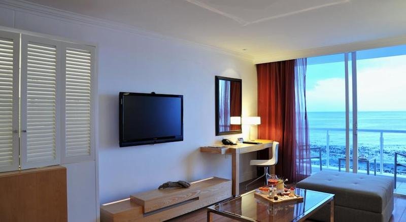 Фото Radisson Collection Hotel, Waterfront Cape Town