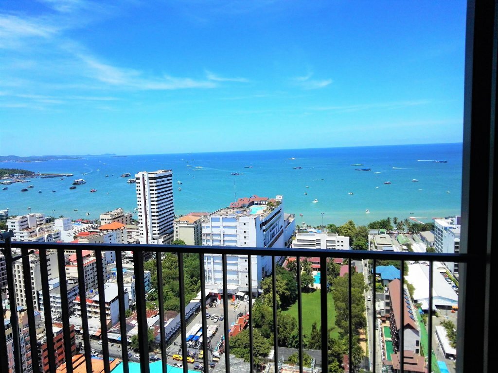 Hotel Llx condo @the Base 2 bedroom city sea view, Pattaya, photo