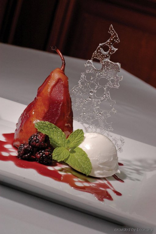 Фото Market Pavilion Hotel