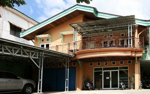 Гостиница RedDoorz Syariah @ Pangeran Suryanata Samarinda в Самаринде