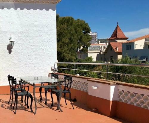 Внешний вид отеля Hotel Capri в Ситжесе, фото 3