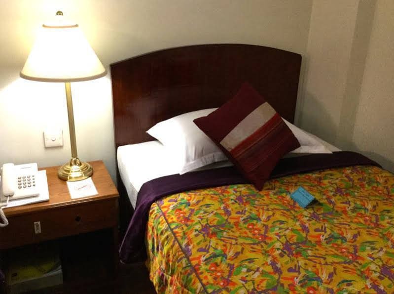 Фото Crystal Palace Hotel