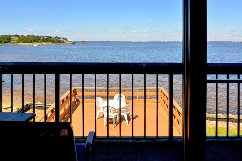 Фото Quality Inn & Suites Gulf Breeze Bayside near Pensacola Beach